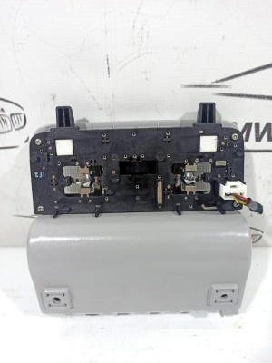 Плафон салонный i30 2012-2017 , Ceed 2012-2018  ПЕРЕДНИЙ С ОЧЕЧНИКОМ  I30 92800A5010TX