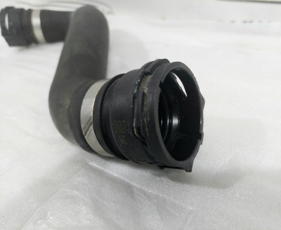 Шланг радиатора B47 3-serie F30/F31/F80 2011-2020   F30 17128514051