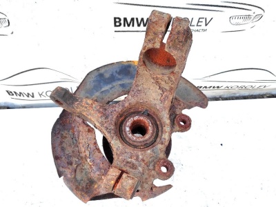 Поворотный кулак передний левый (2002-2009)  Mazda 3 BP4K33031C