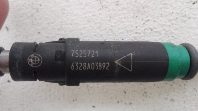 Форсунка бензиновая 4.4 4.8 X5E70 13647525721