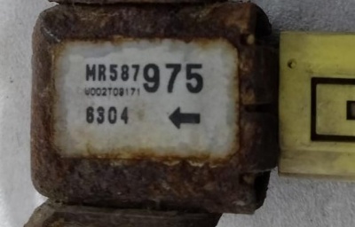 Датчик AIR BAG  2006-2016 L200 MR587975
