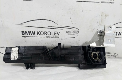 Кронштейн радиатора 3-serie F30/F31/F80 2011-2020 ЛЕВЫЙ  F30 17117600536